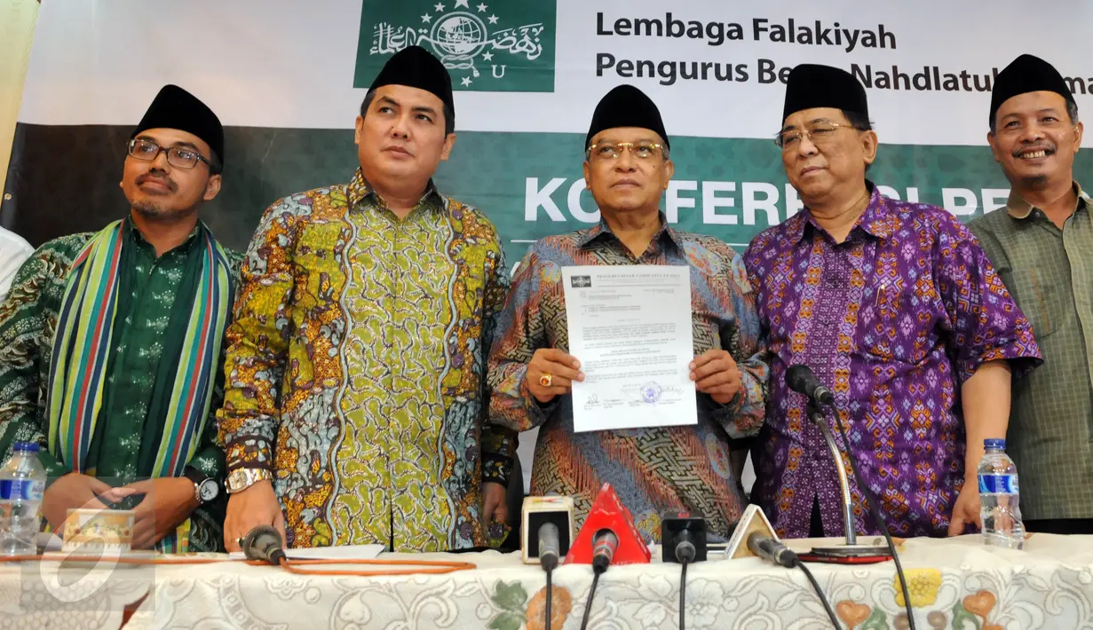Pengurus Besar Nahdlatul Ulama (PBNU) menggelar konferensi pers terkait penetapan 1 Syawal 1437 H, Jakarta, Senin (5/7). (Liputan6.com/Helmi Afandi)
