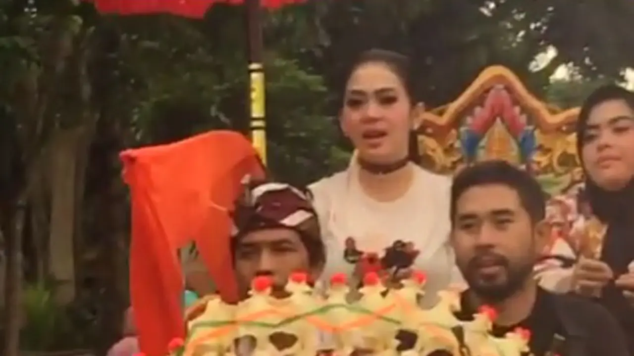 [Bintang] Syahrini