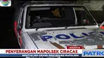 Peristiwa pembakaran Mapolsek merupakan bagian dari aksi penyerangan sekelompok massa yang datang pada hari Selasa jelang tengah malam.