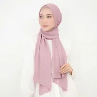 Simak tutorial hijab pashmina plisket berikut ini.(Instagram/nadiraa_hijab).