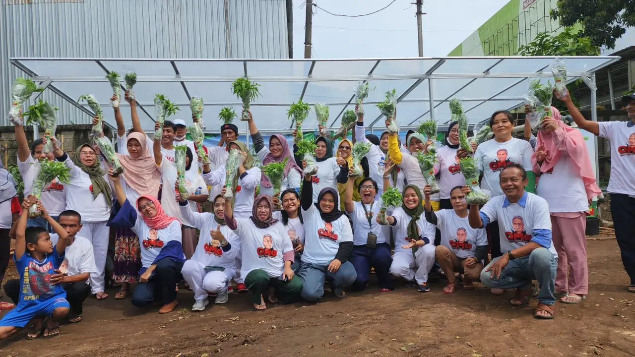 Relawan Ganjar Pranowo Gelar Sedekah Sayur ke ratusan keluarga di Jaksel (Istimewa)