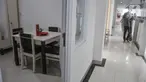 Aktivitas pekerja saat menyelesaikan penataan di salah satu unit Rumah Susun Sewa (Rusunawa) Sentra Mulya Jaya, Bambu Apus, Jakarta, Senin (3/4/2023). (merdeka.com/Iqbal S Nugroho)