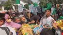 Masyarakat antusias mengikuti serangkaian acara tradisi ini. (merdeka.com/Arie Basuki)