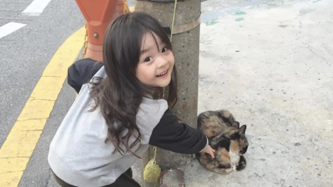 Wajah Imut Gadis 3 Tahun Ini Pikat Hati Netizen 