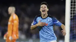 Napoli meraih kemenangan 4-2 atas Ajax Amsterdam di Stadio Diego Armando Maradona, Italia, pada pekan ke-4 Grup A Liga Champions, 2022/2023, Rabu (12/10/2022). (Alessandro Garofalo/LaPresse via AP)