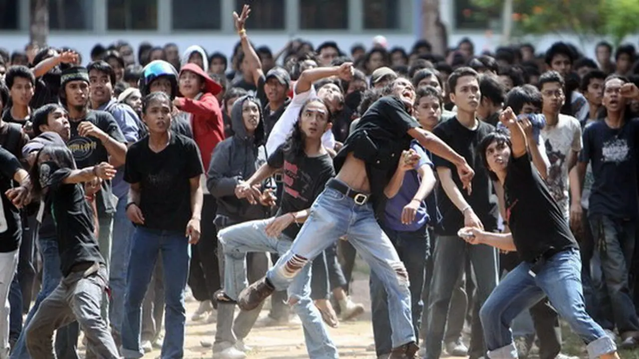 [Bintang] Tawuran Pelajar