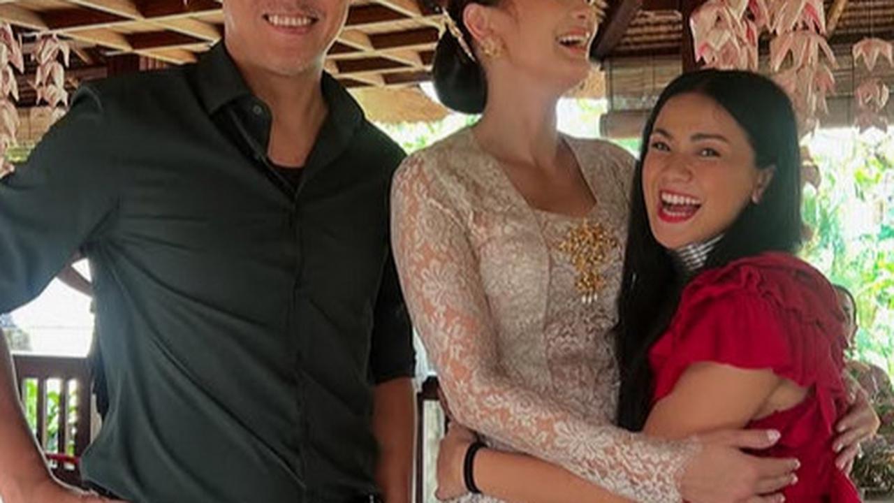 Nirina Zubir Burn Out, Akui Berat Hadiri Siraman Luna Maya dan Maxime Bouttier - Tak Ada Baju yang Pantas
