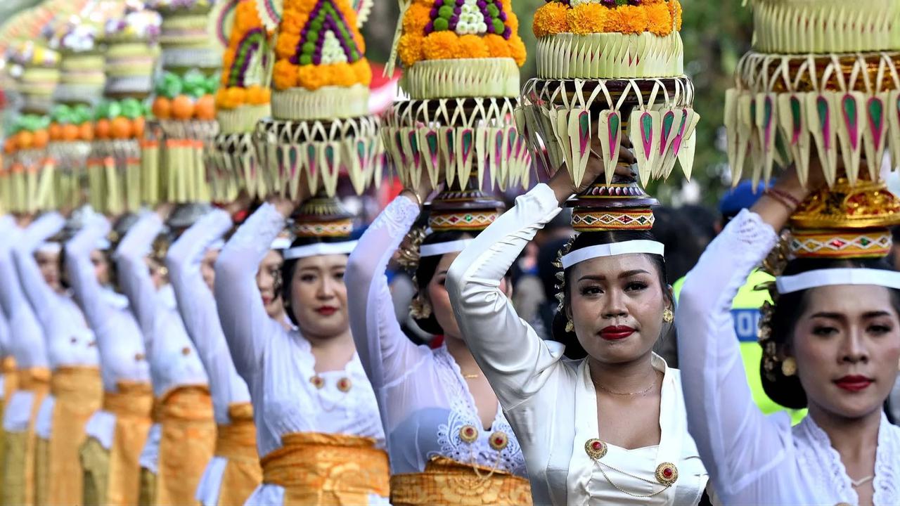 FOTO: Ribuan Seniman Meriahkan Pembukaan Pesta Kesenian Bali 2026