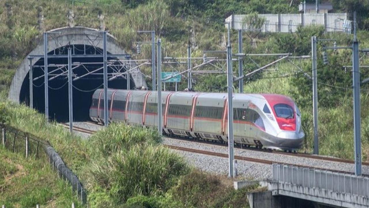 Ekonomi Sepekan: Whoosh Angkut 12 Juta Penumpang, PPN Turun, hingga Utang Kereta Cepat Dikaji