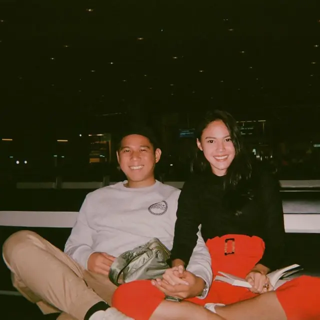 Makin Mesra Ini 7 Potret Terbaru Kemesraan Della Dartyan dan Nino RAN