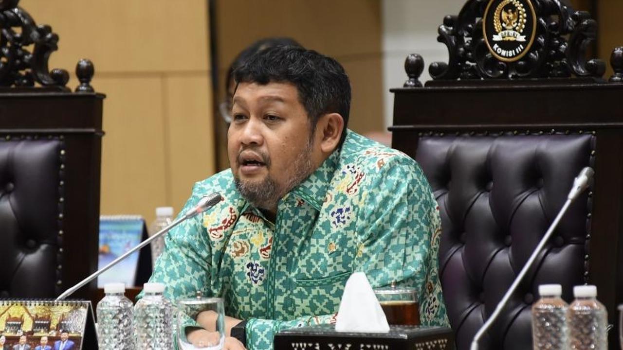 Anggota DPR Minta Kajian Mendalam Usulan Pelarangan Vape, Soroti Dampak Ekonomi
