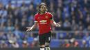 Radamel Falcao tampil berbeda dengan rambut yang tak beraturan dan brewok yang cukup lebat (Reuters / Carl Recine)