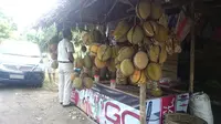 Salah satu tempat berjualan buah durian di Sumsel (Liputan6.com / Nefri Inge)