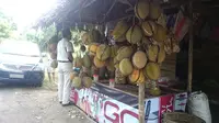 Durian Padang Laris di Palembang