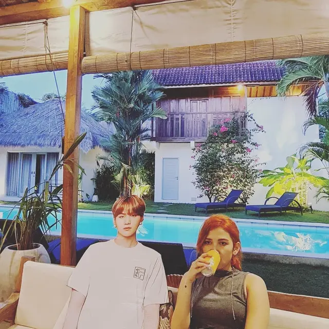 Dinda Kanyadewi Bareng Gambar Suga BTS