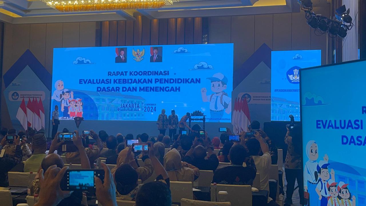 Keberadaan Guru Tidak Merata, Gibran Minta Kepala Dinas Pendidikan Kaji Ulang Sistem PPDB Zonasi