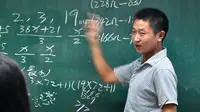 Tak Memiliki Gelar, Pria China Pecahkan Soal Rumit Matematika 