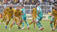 Duel Bhayangkara FC vs Persebaya Surabaya dalam laga pekan 14 BRI Super League 2025/2026 di Stadion Sumpah Pemuda, Bandar Lampung, Jumat (28/11/2025). (Bola.com/Dok. Media Bhayangkara FC)