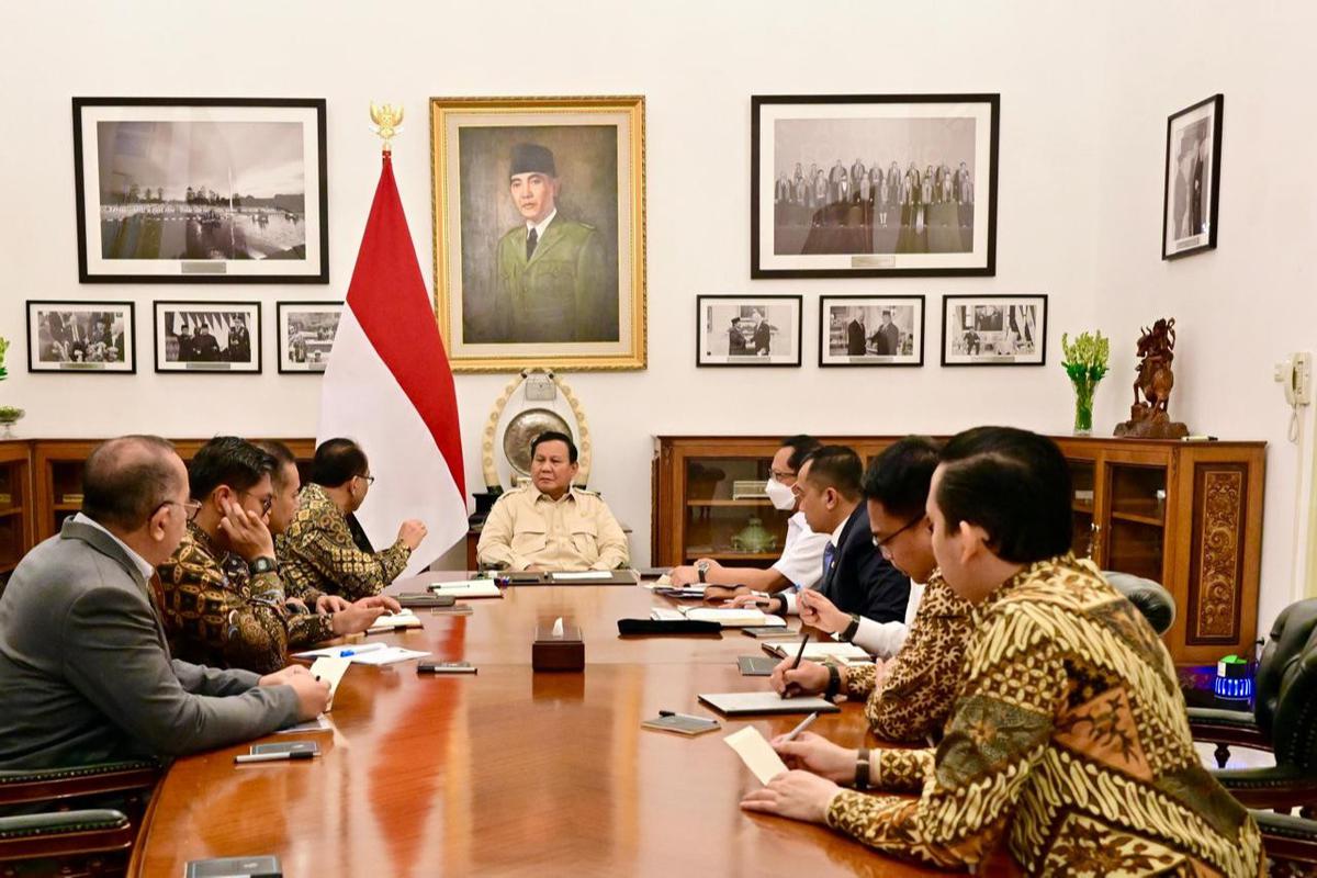 Presiden Prabowo Subianto membentuk Koperasi Desa Merah Putih.