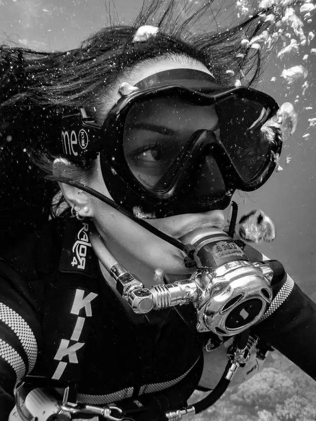 Kirana Larasati, single mom yang sibuk jadi instruktur diving