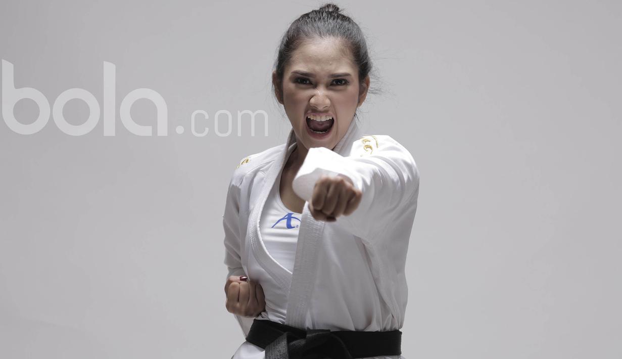 Berbagai prestasi mulai dari juara di dalam negeri hingga mengharumkan merah putih di negara lain pernah dicapai oleh Claresta Taufan. (Bola.com/Peksi Cahyo)