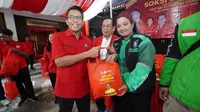 SOKSI Bagikan Ribuan Paket Sembako dalam Tas Merah Bergambar Bahlil