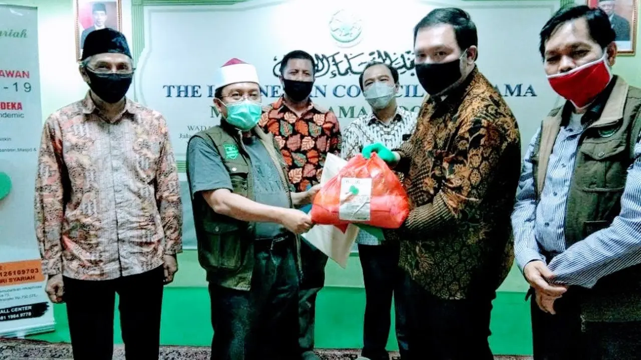 Bantuan 5 Ton Beras dan 5 Ton Minyak Serta Masker Melalui MUI