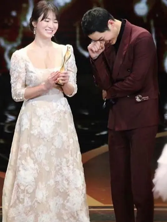 Sejak Song Joong Ki  dan Song Hye Kyo mengumumkan soal pernikahannya, para penggemarnya pun tak sabar tiba di hari bahagia mereka. Semakin dekat hari pernikahan itu, muncul beberapa bocoran yang terkait dengan itu. (Instagram/pae_kikyo_sscp)