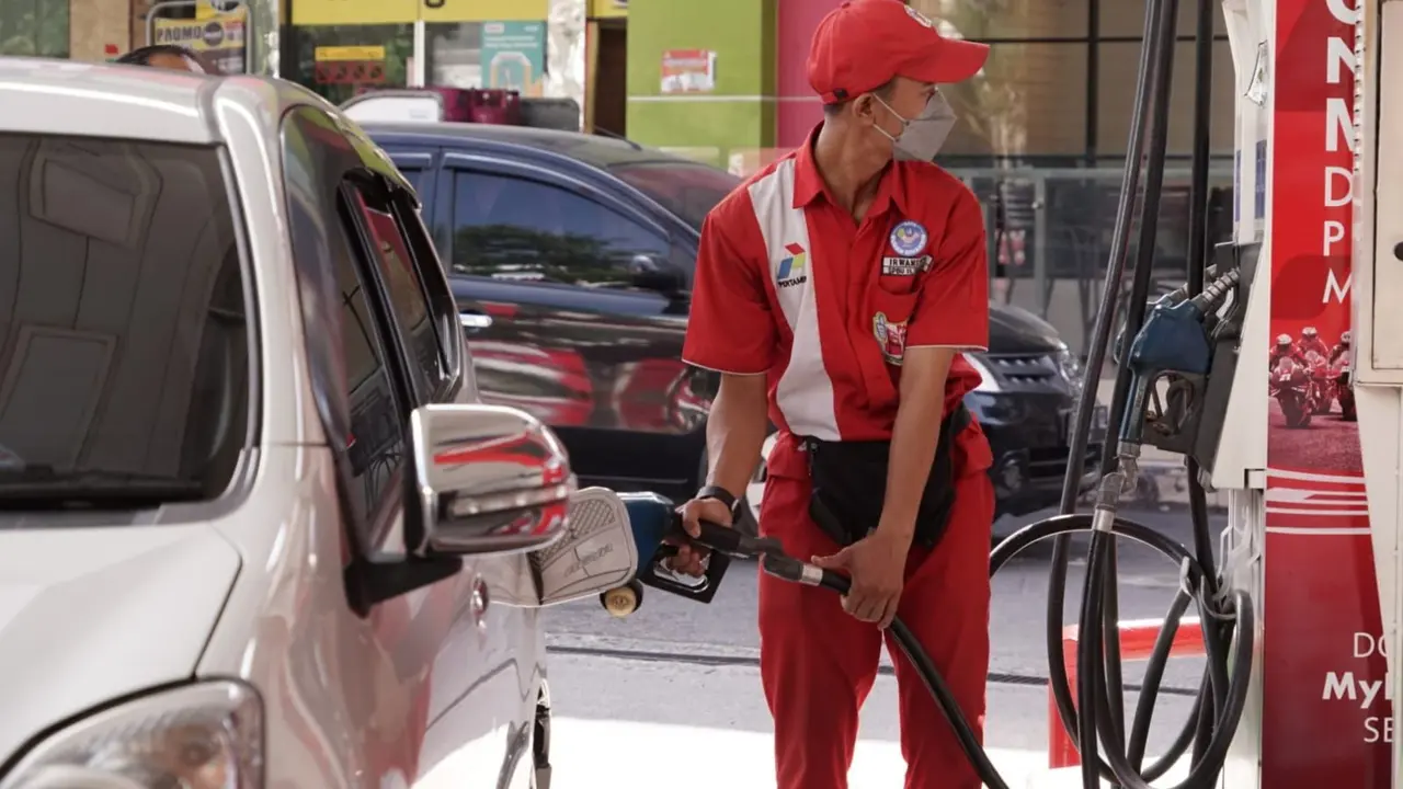 Sejak 15 Desember 2022, Satgas Nataru Pertamina Patra Niaga siaga di jalur strategis dan wisata untuk memastikan kehandalan pasokan dan layanan BBM, LPG dan avtur bagi masyarakat berjalan dengan lancar. (Dok Pertamina)