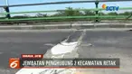 Kepala Dinas Pekerjaan Umum dan Perumahan Rakyat Sidoarjo Sigit Setyawan menilai keretakan bagian atas jembatan penghubung Kecamatan Tanggulangin-Tulangan masih relatif aman.
