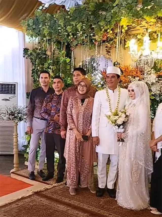 [Fimela] Teddy Syach Menikah Lagi