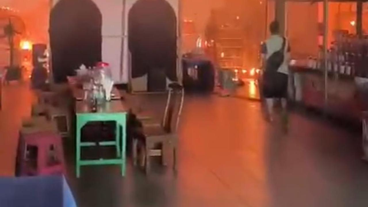 Pasar Modern BSB Ngaliyan Semarang Terbakar