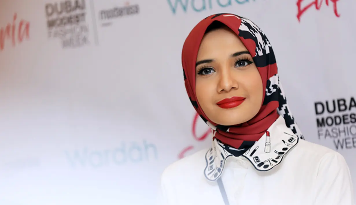 "Jadi ada yang komen juga, kok Laparaskopi sakit, karena aku gak cuma di laparoskopi aja, tapi ada dua," kata Zaskia Sungkar ditemui di kawasan Menteng, Jakarta Pusat. (Deki Prayoga/Bintang.com)