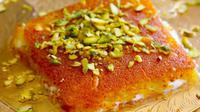 Kunafeh. (Wikimedia Commons/Sarah Canbel)