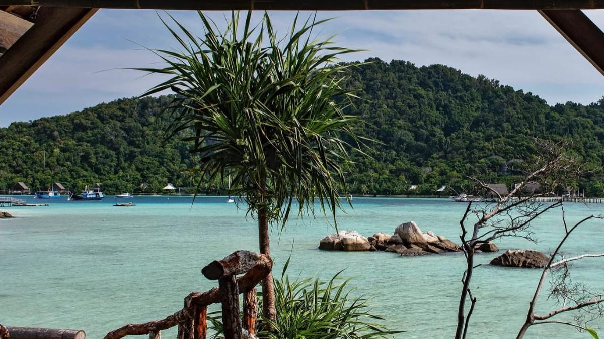 4 Resor Indonesia Masuk Daftar Hotel Pantai Terbaik Asia Tenggara untuk Bulan Madu hingga Berselancar