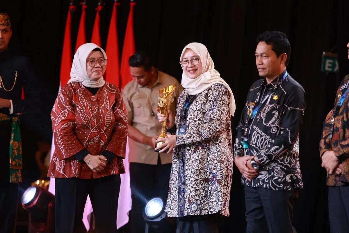 Kabupaten Banyuwangi kembali ditetapkan sebagai Kabupaten Terinovatif se-Indonesia di ajang Indonesia Government Award (IGA), yang diselenggarakan Kemendagri.