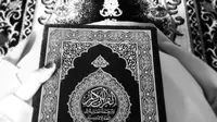 6 Model Sajadah Hitam agar Sholat Bisa Lebih Khusyuk