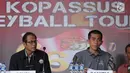 Komandan Grup 3 Kopassus Kolonel Inf Safta Feryansah (kanan) memberi keterangan terkait turnamen voli Danjen Kopassus-BNI Open 2018 di Jakarta, Kamis (29/3). Turnamen ini diikuti delapan tim putra dan delapan tim putri. (Liputan6.com/Helmi Fithriansyah)