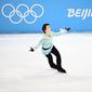 Yuzuru Hanyu dari Jepang bertanding dalam skating bebas tunggal putra dari acara skating figur selama Olimpiade Musim Dingin Beijing 2022 di Capital Indoor Stadium di Beijing pada 10 Februari 2022. (ANNE-CHRISTINE POUJOULAT / AFP)