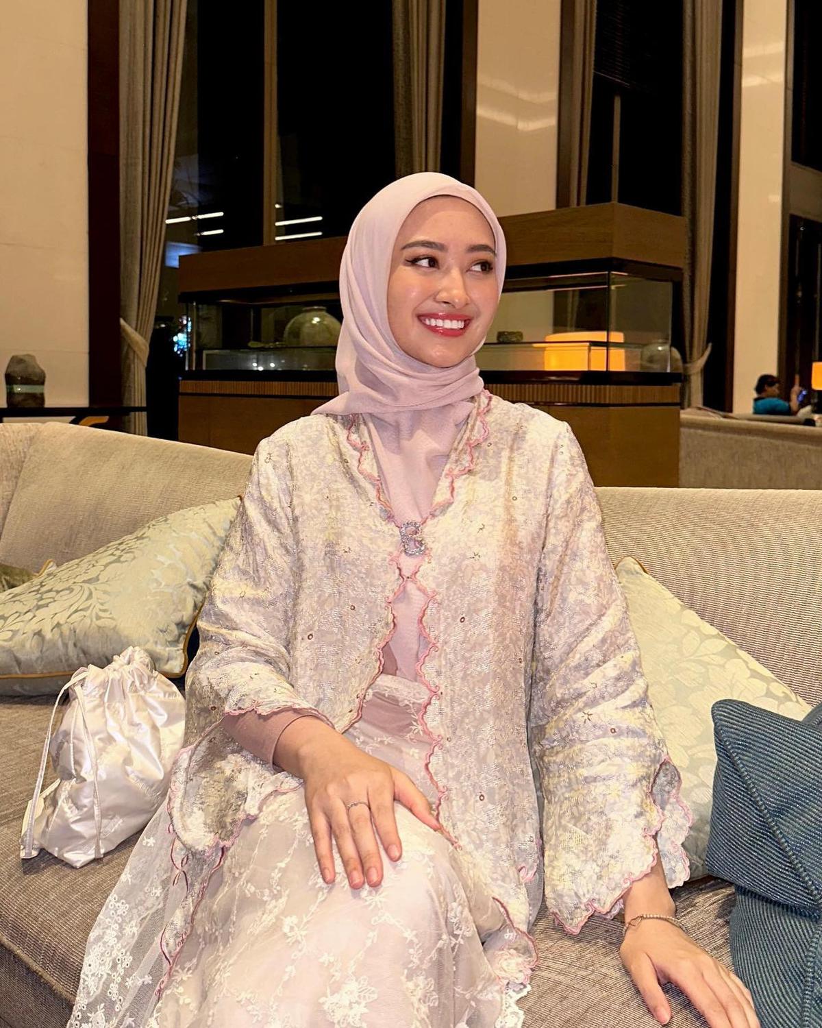 7 Potret Terbaru Puteri Modiyanti 'Anak' Tommy Soeharto yang Kini Berhijab, Paras Makin Cantik