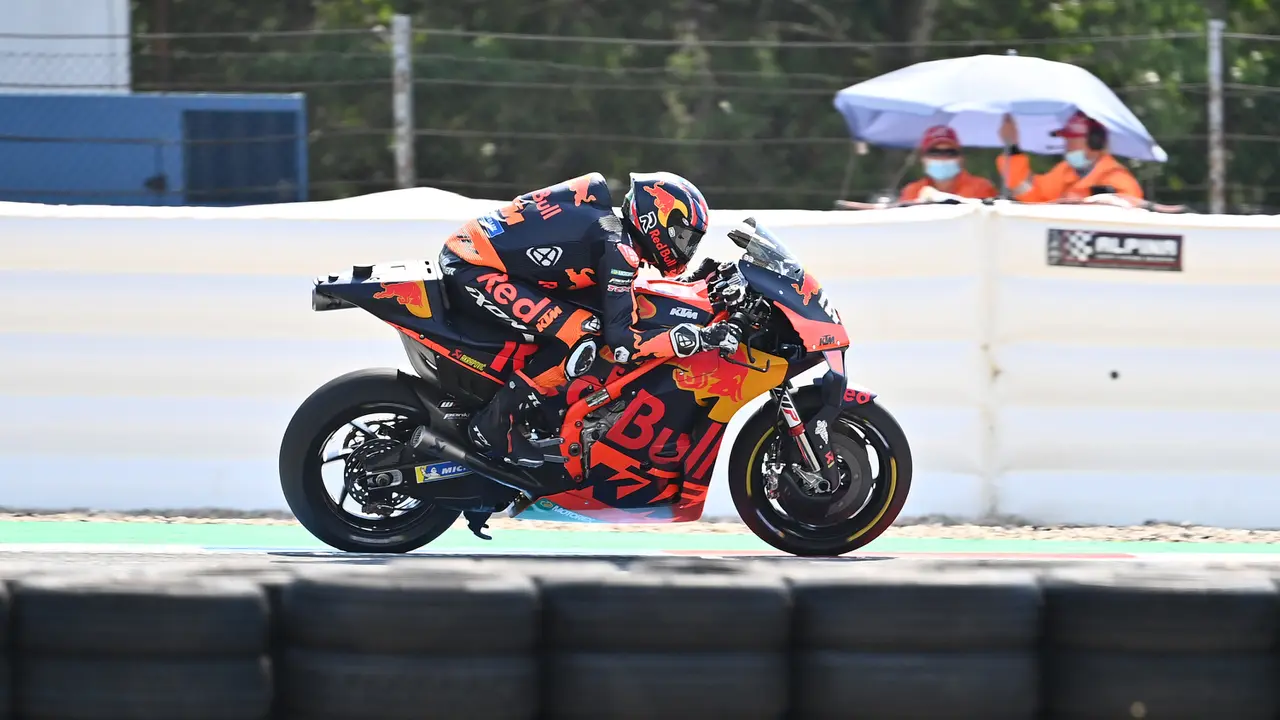 FOTO: Brad Binder Ukir Sejarah di MotoGP Ceko