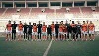 Dewa United versus Brisbane Roar. (Bola.com/Instagram Brisbane Roar).