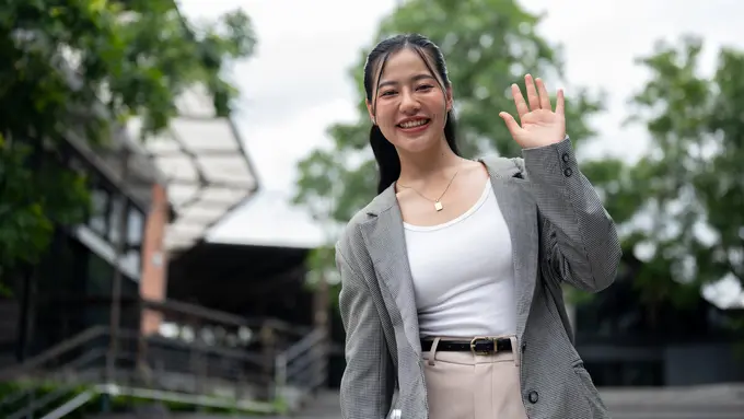 wanita juni yang baik hati