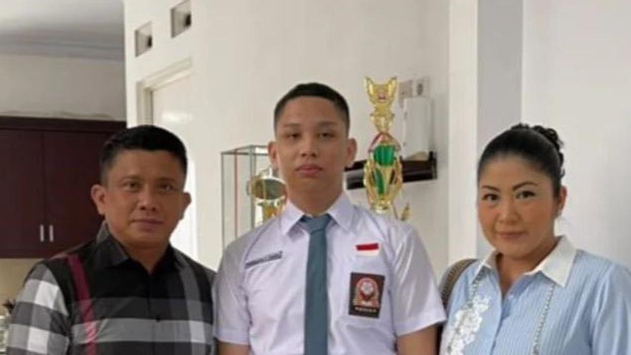 Potret terbaru Tribrata Putra Sambo sukses mencuri perhatian masyarakat luas. <br>