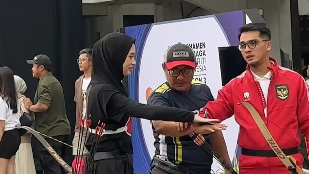 Terlepas dari apakah tangan mereka benar-benar bersentuhan atau tidak, kadang-kadang hanya melalui video saja bisa memicu salah paham.<br><br>