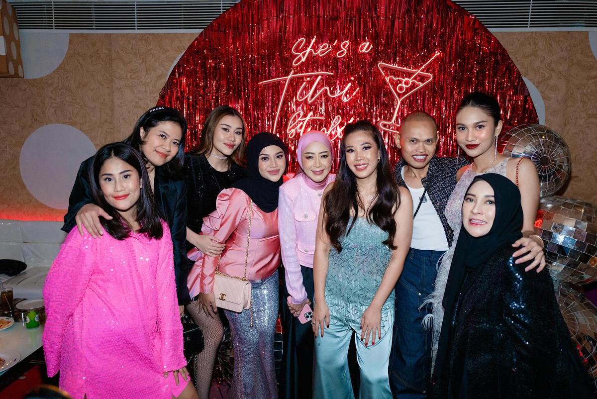 Gaya Seleb yang Hadir di Ultah Marlene Hariman, Aurel Hermansyah Curi Perhatian - Azizah Salsha Paling Disorot