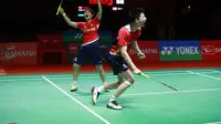 Selebrasi pasangan China, Feng Yan Zhe/Huang Dong Ping usia memastikan gelar juara di nomor ganda campuran Indonesia Masters 2023, Minggu (29/1/2023) di Istora Gelora Bung Karno, Jakarta. (Bola.com/M Iqbal Ichsan)