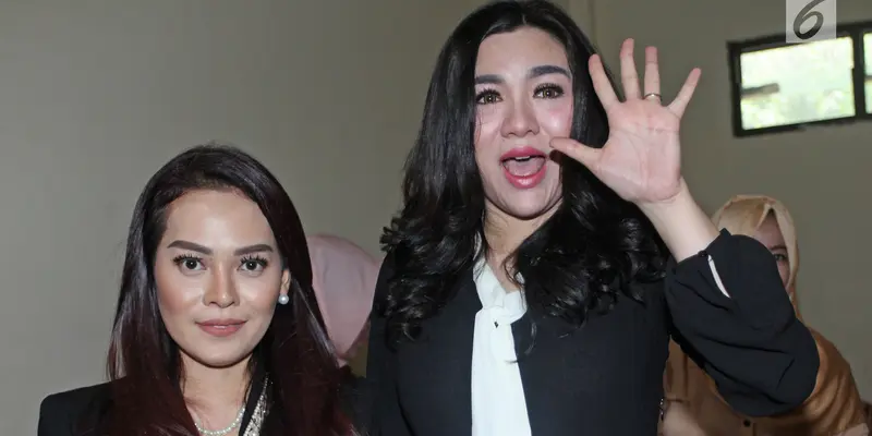 Vicky Shu Hadiri Sidang First Travel