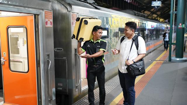 Aplikasi e-Porter Kini Bisa Diakses di 14 Stasiun Kereta, Porter dan Penumpang Bisa Sama-sama Untung
