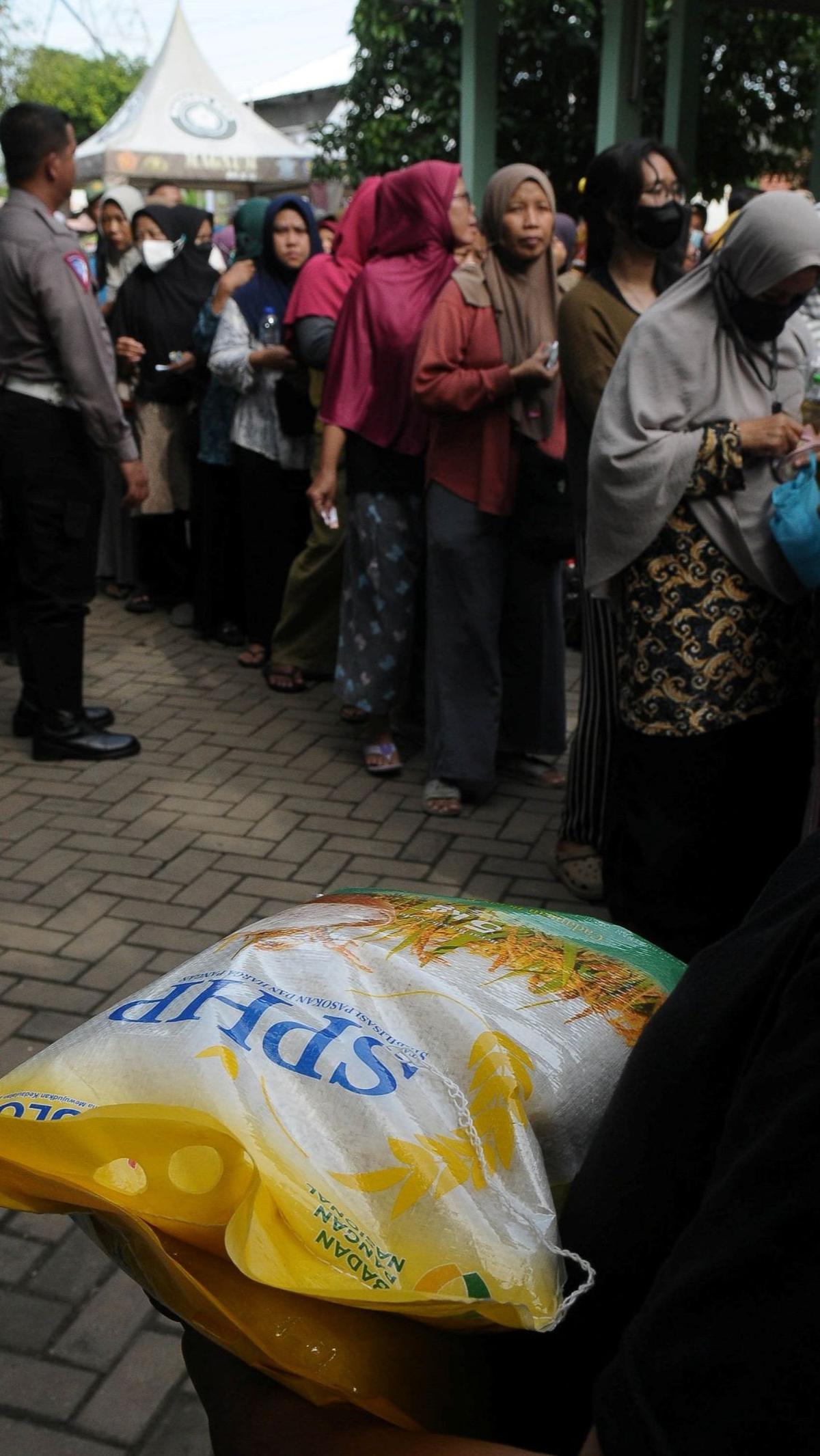 Beras ini digulirkan sebagai program Stabilisasi Pasokan dan Harga Pangan (SPHP). Foto: merdeka.com / Imam Buhori